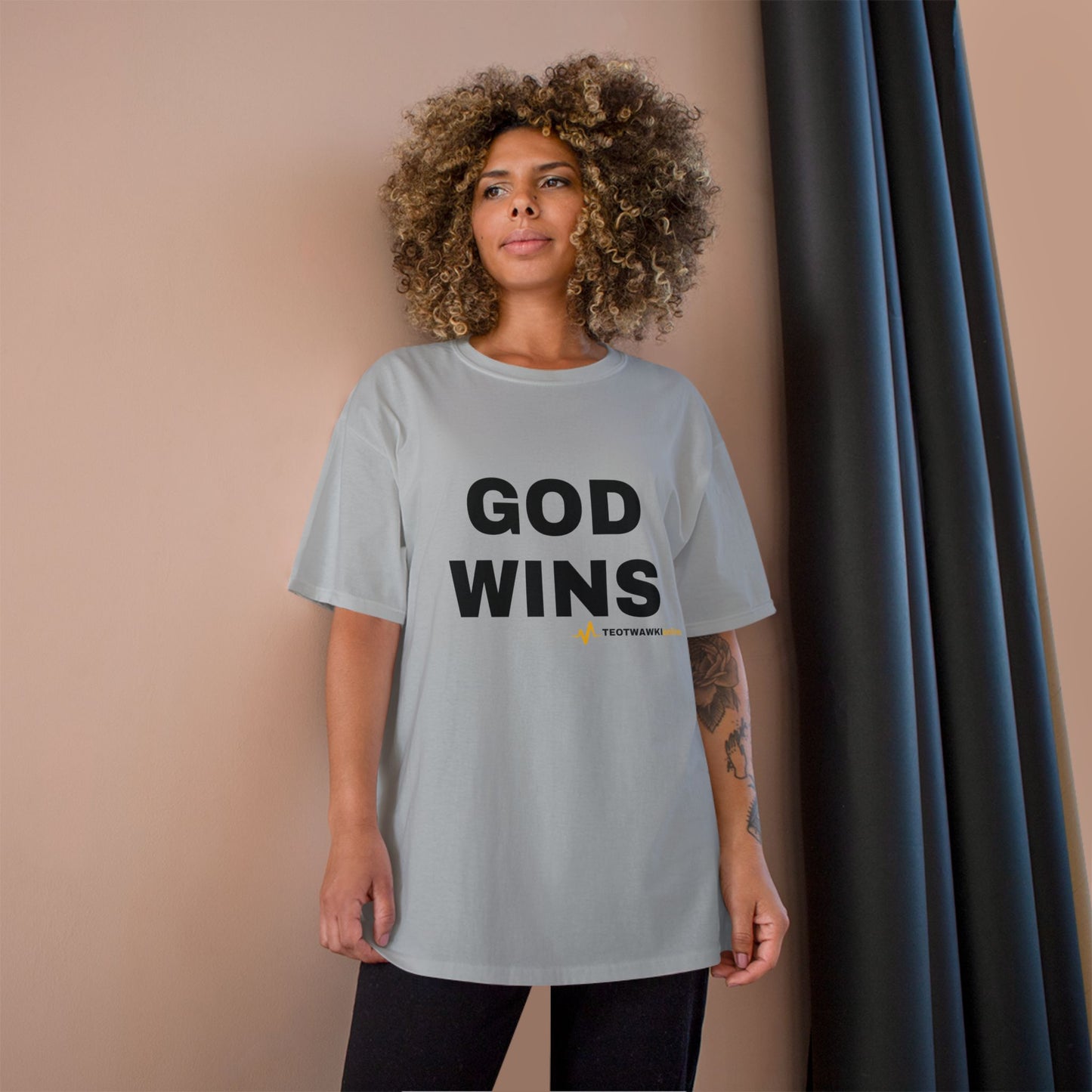 GOD WINS – Champion® T-Shirt