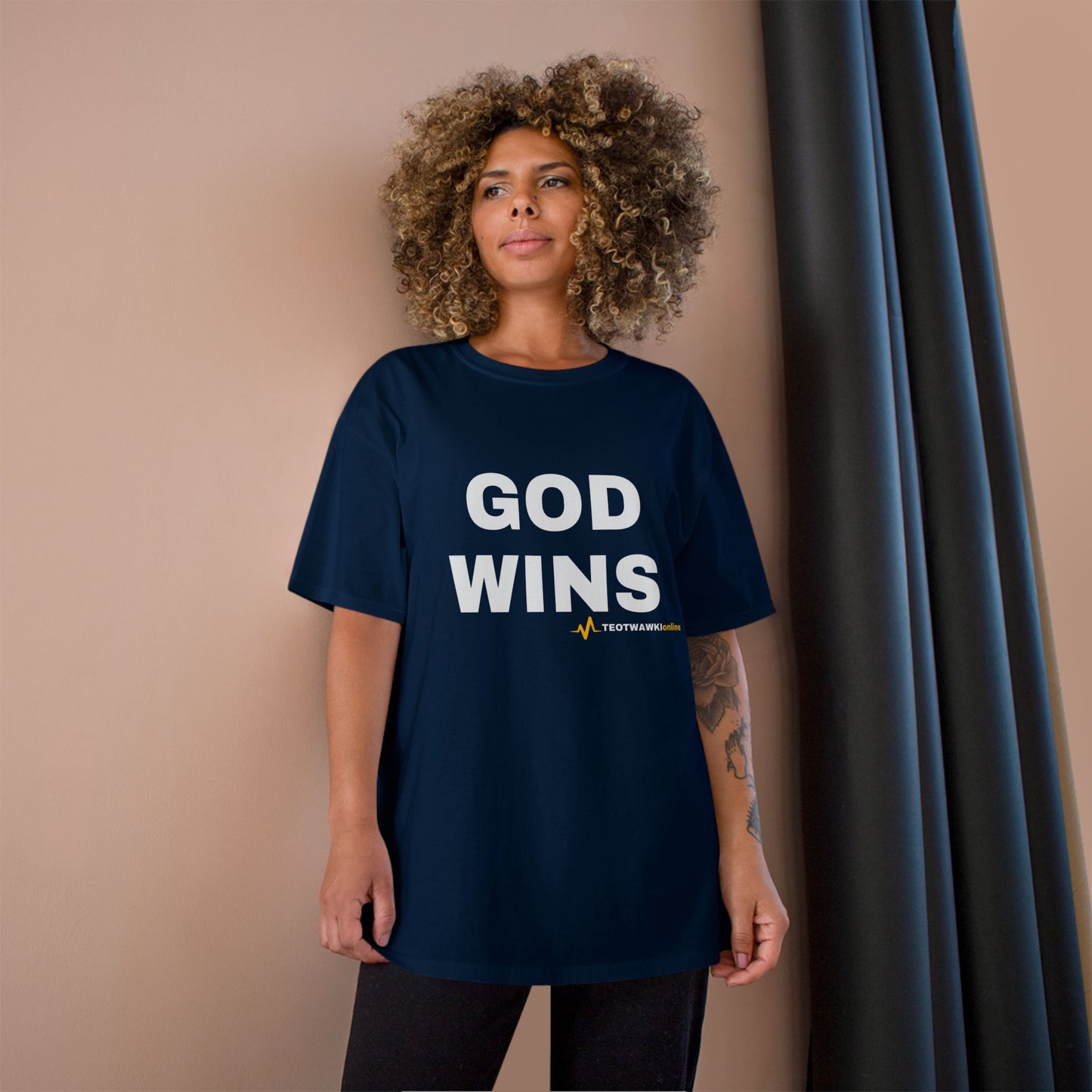 GOD WINS – Champion® T-Shirt