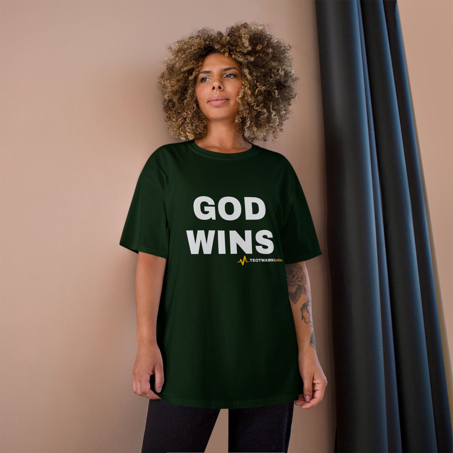 GOD WINS – Champion® T-Shirt